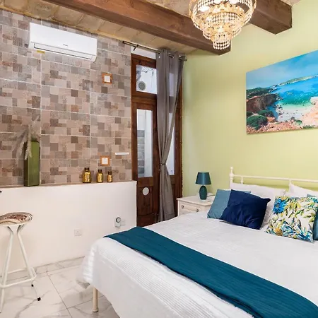 בית נופש Chic, Stylish 1 Bedroom Maisonette - Close To Valletta