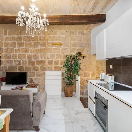 בית נופש Chic, Stylish 1 Bedroom Maisonette - Close To Valletta איל-פוריאנה