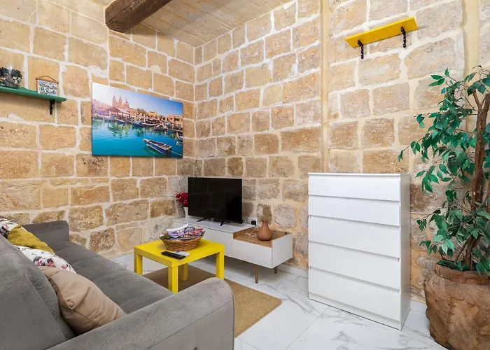 Chic, Stylish 1 Bedroom Maisonette - Close To Valletta Vakantiehuis Il-Furjana